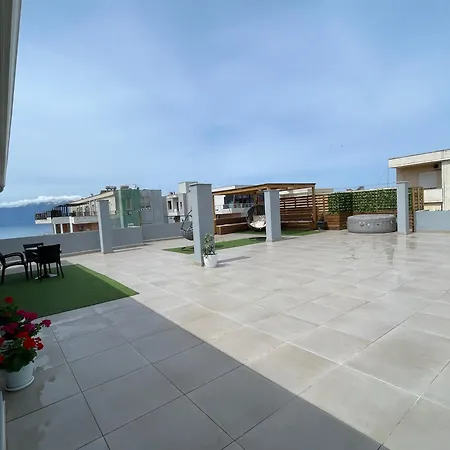 Luxury Rooftop アパート Vlorë
