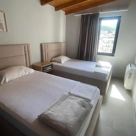 アパート Luxury Rooftop Vlorë