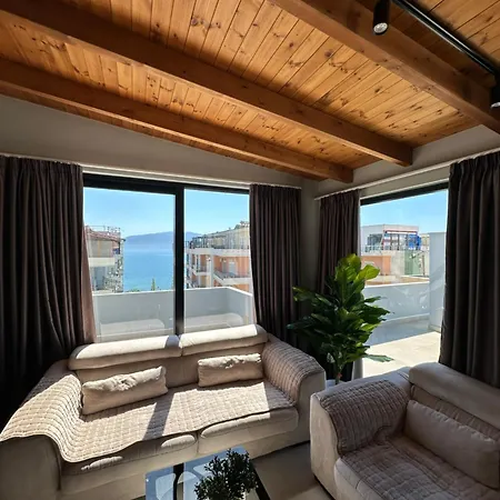 Luxury Rooftop Διαμέρισμα *