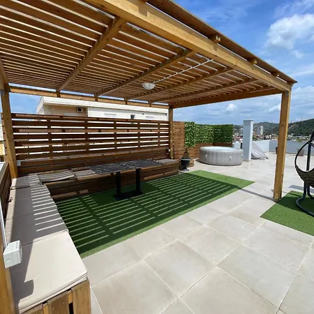 Luxury Rooftop Apartmán