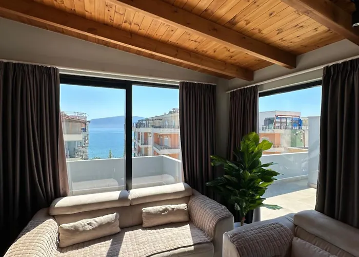 Luxury Rooftop 公寓 *