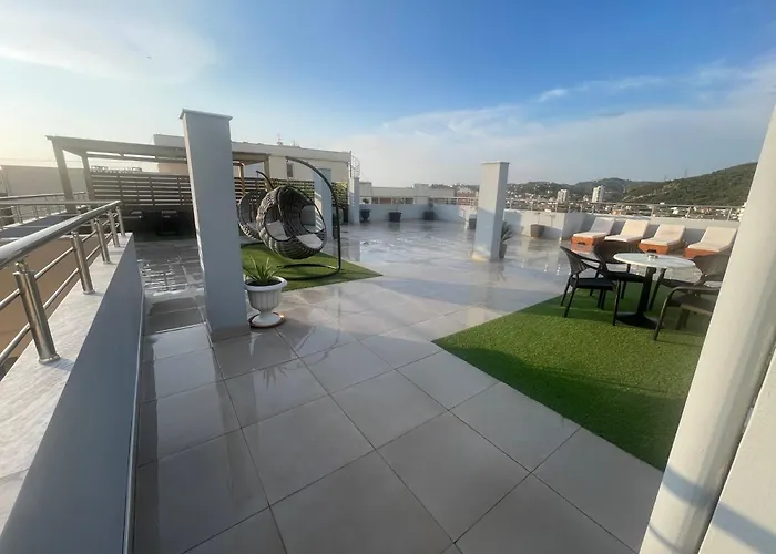 Luxury Rooftop Apartment *